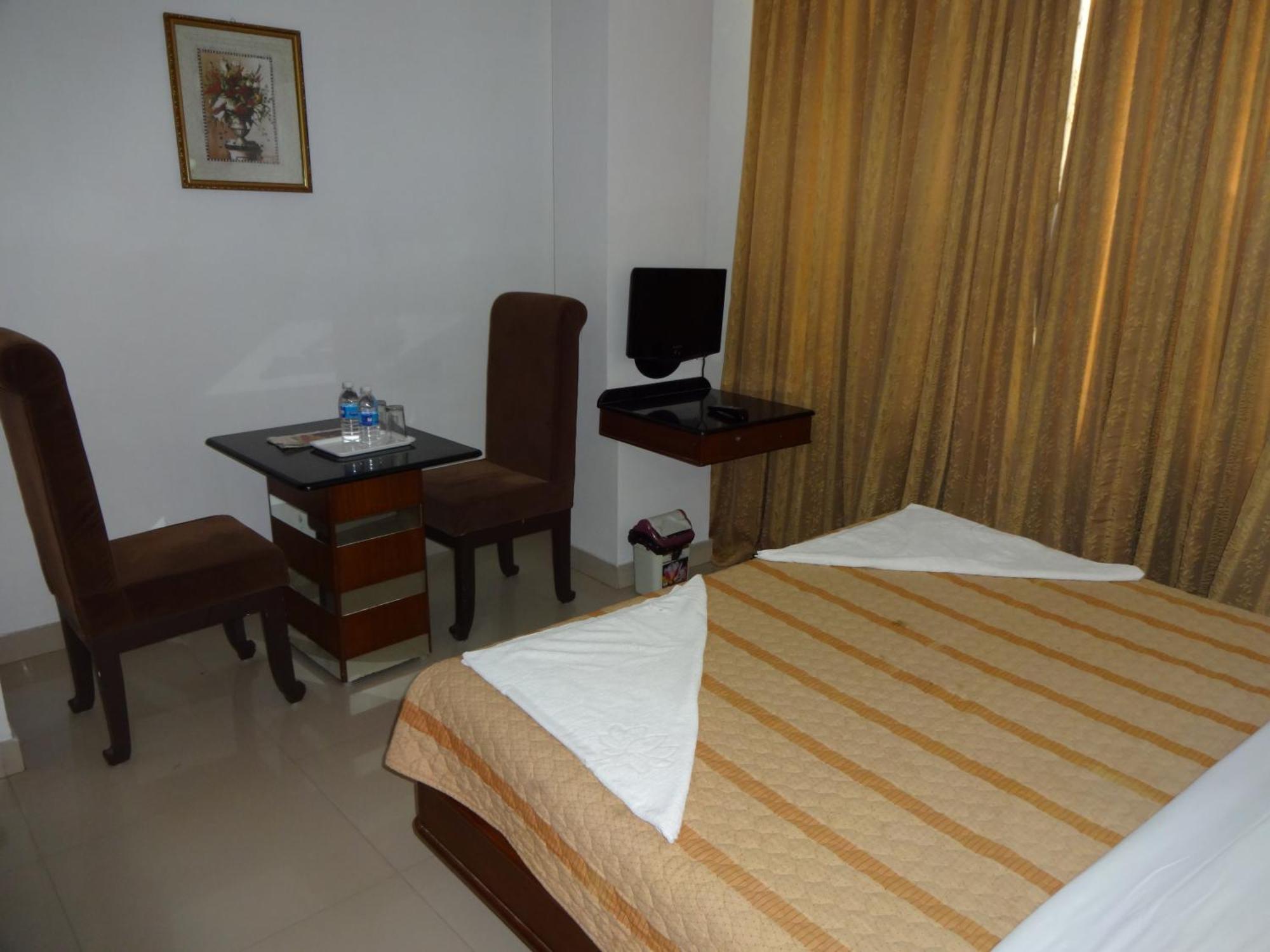 Lotus Comfort - A Pondy Hotel Pondicherry Esterno foto