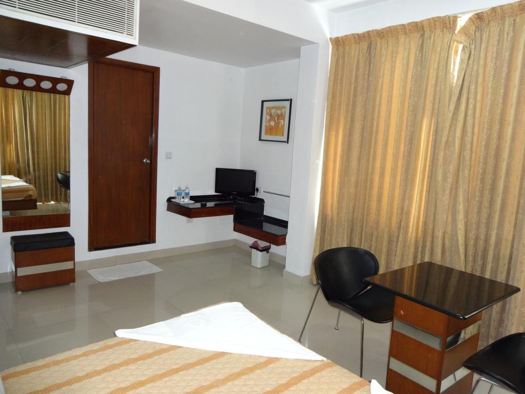 Lotus Comfort - A Pondy Hotel Pondicherry Esterno foto